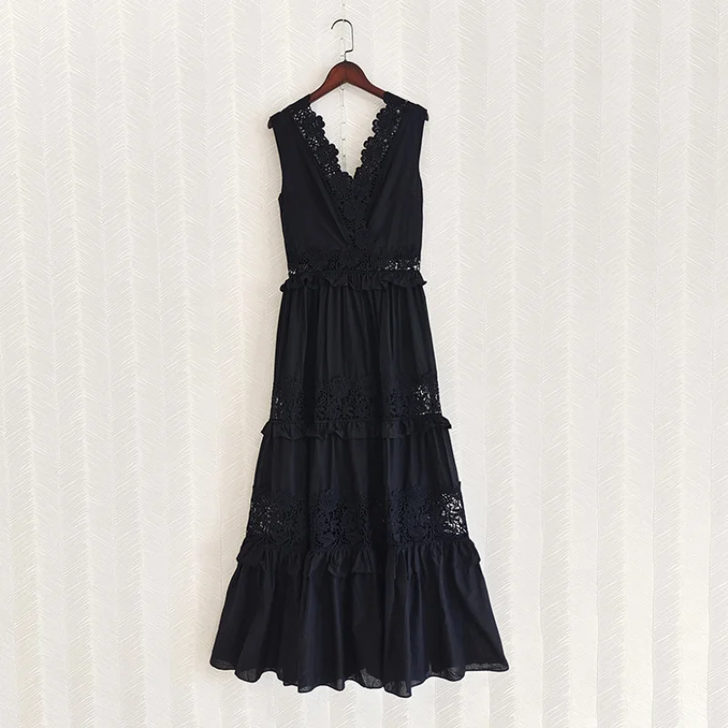 

Hollow-out Suspender Dress Embroidered-Soluble FlowerVCollar Sleeveless Waist-Controlled Large Hem Princess Style Long Dre