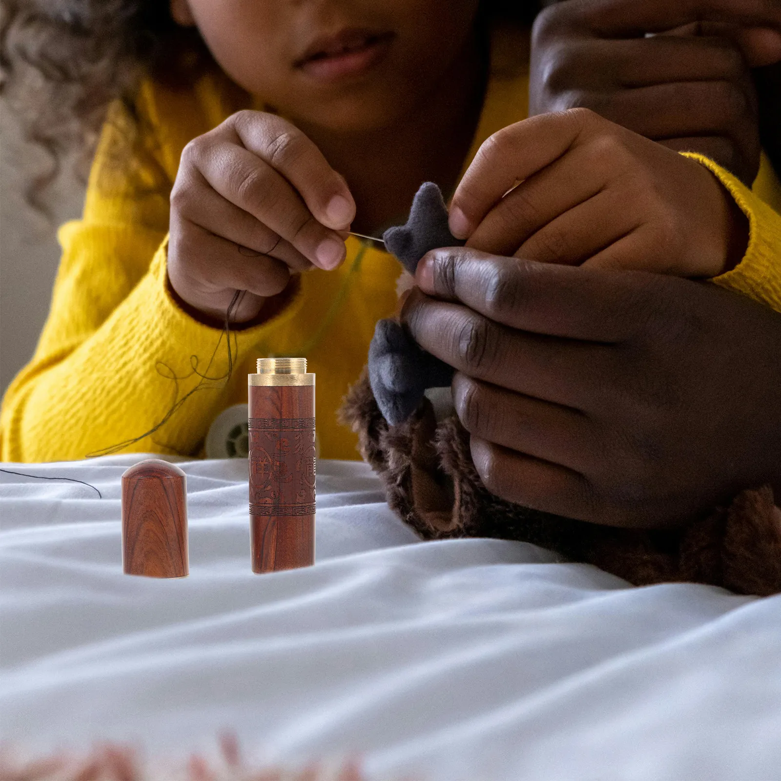 

2Pcs Wooden Needle Box for Crafts Knitting Crochet Embroidery Needles Holder Sewing Needle Organizer Storage Container Gift