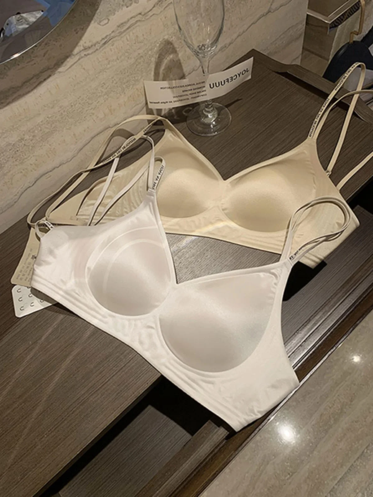 Seamless Strapless Soft Support Women's Bralette Beautiful Back Design Short Style Pure Color Intimate Apparel Underwear