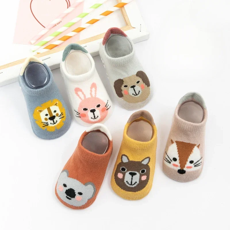 Chaussettes en coton respirantes pour enfants, motif animal de dessin animé mignon, chaussettes confortables pour bébé, chaussettes de sol non lumineuses, 1 paire