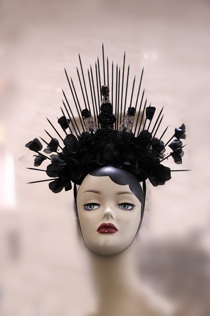 Catwalk photography exaggeration dark wind Lolita headwear