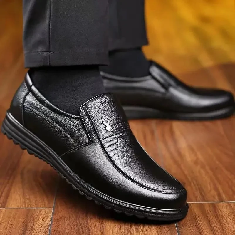 

Men's Soft Soled Shoes Luxury Formal Leather Shoes Men Breathable Loafers Slip on Black Driving Male Shoes Zapatos Para Hombre