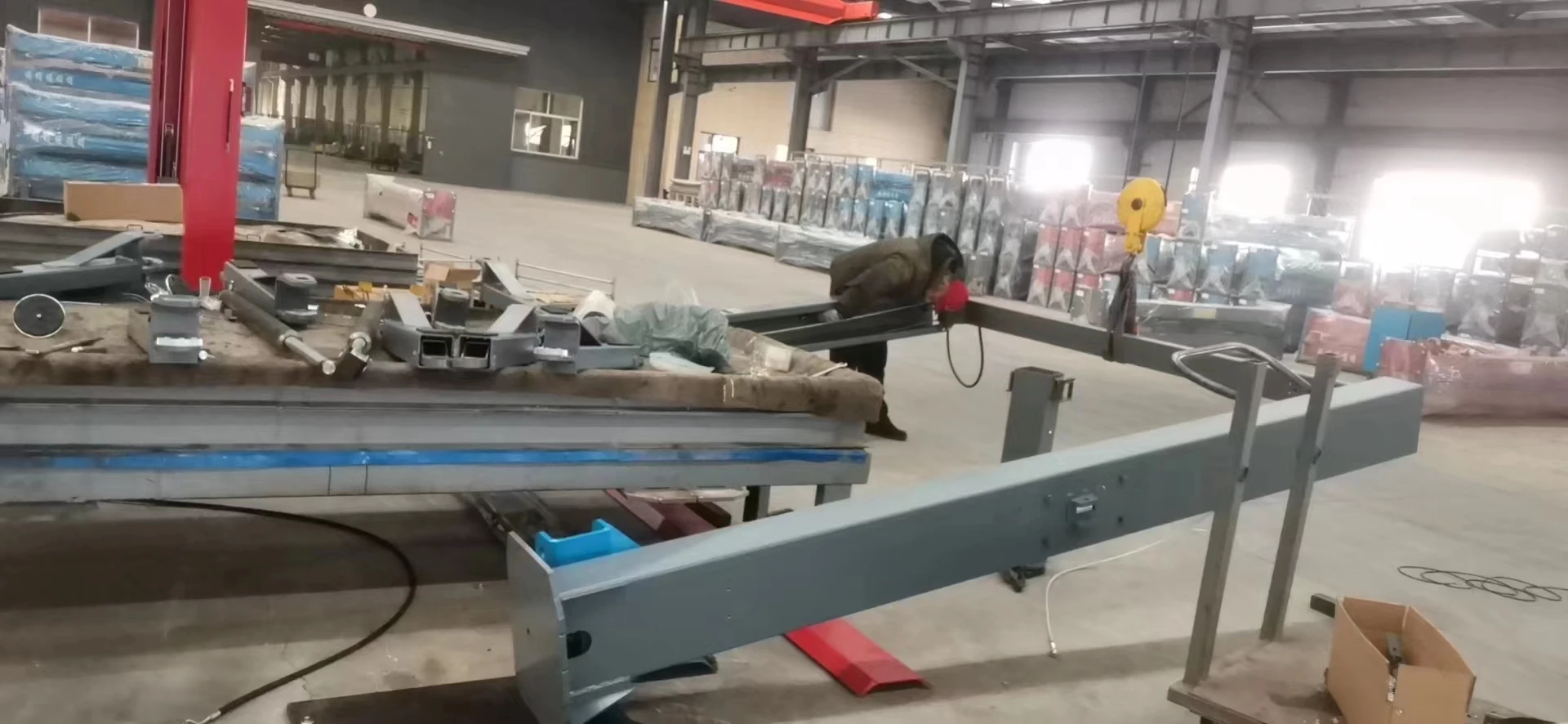 Factory Direct Supply 5t 5.5t Electrical Release Car Lift 2-Post Auto Hydraulic Lifting Machine Double Cylinder Hydraulic Lift