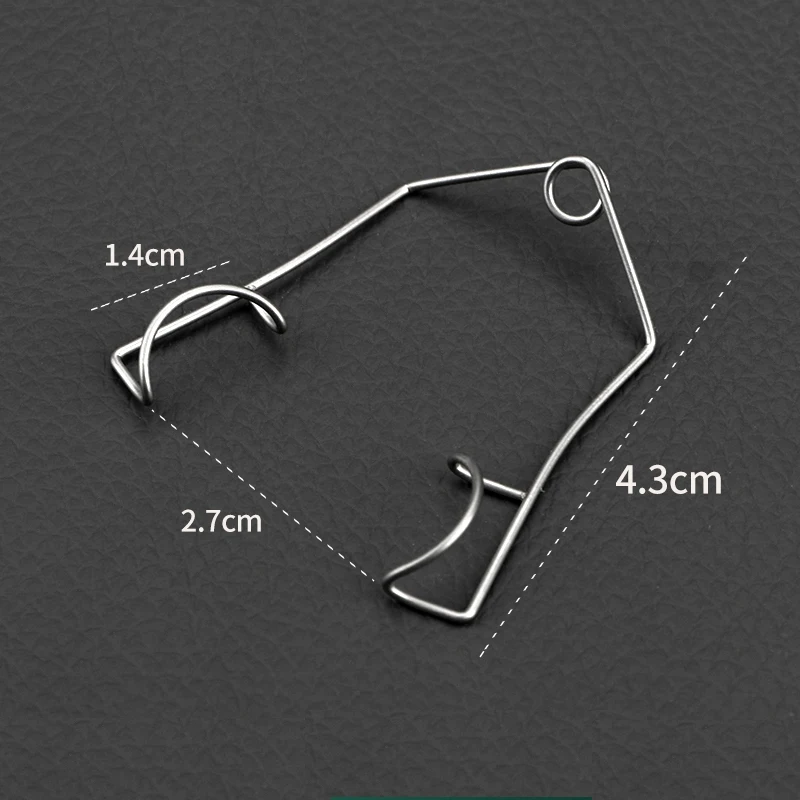 Ophthalmic instruments - Sealing gap - Eyelid spreader