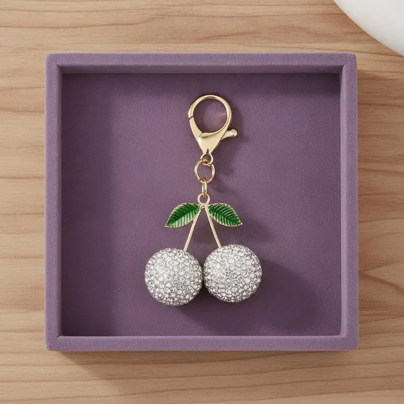 Luxuriöser Strass-Kirsch-Schlüsselanhänger, Kreativer Exquisiter Glänzender Schlüsselring, Taschenanhänger, Personalisierter Taschen-Charm, Geburtstagsgeschenke – Detail 8