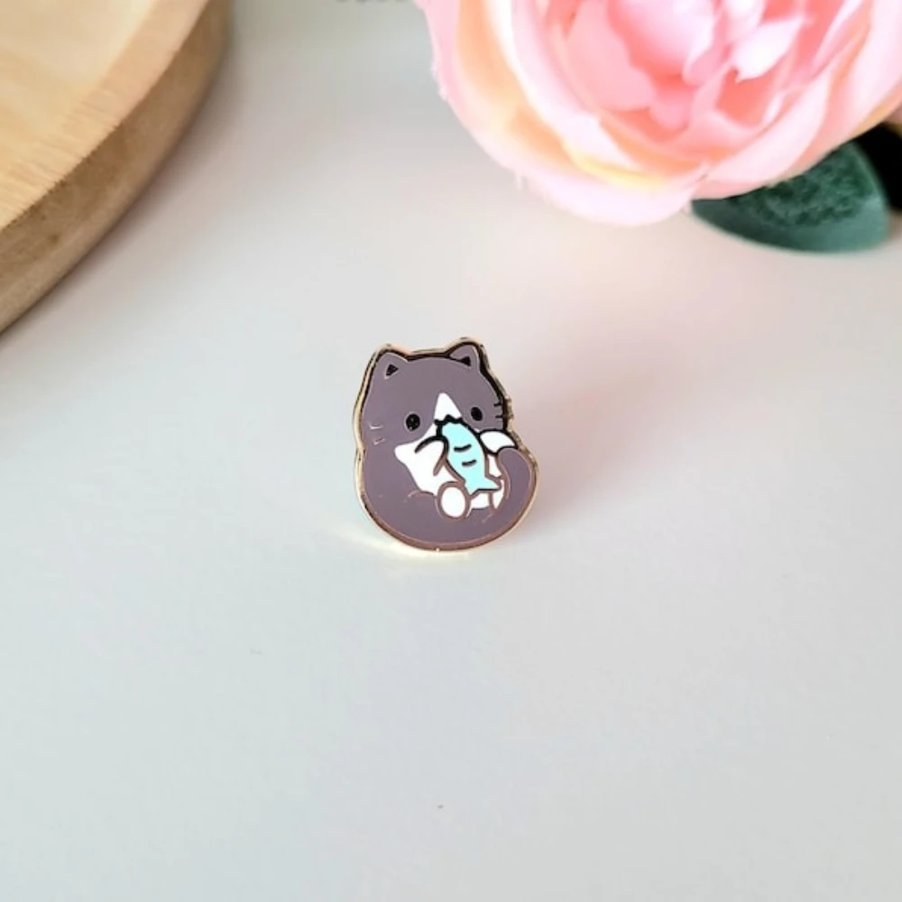 Niedliche kleine Katze Emaille Pins Kawaii Kätzchen Fisch Metall Abzeichen Cartoon Tier Brosche für Schmuck Zubehör Geschenke für Katzenliebhaber – Detail 9