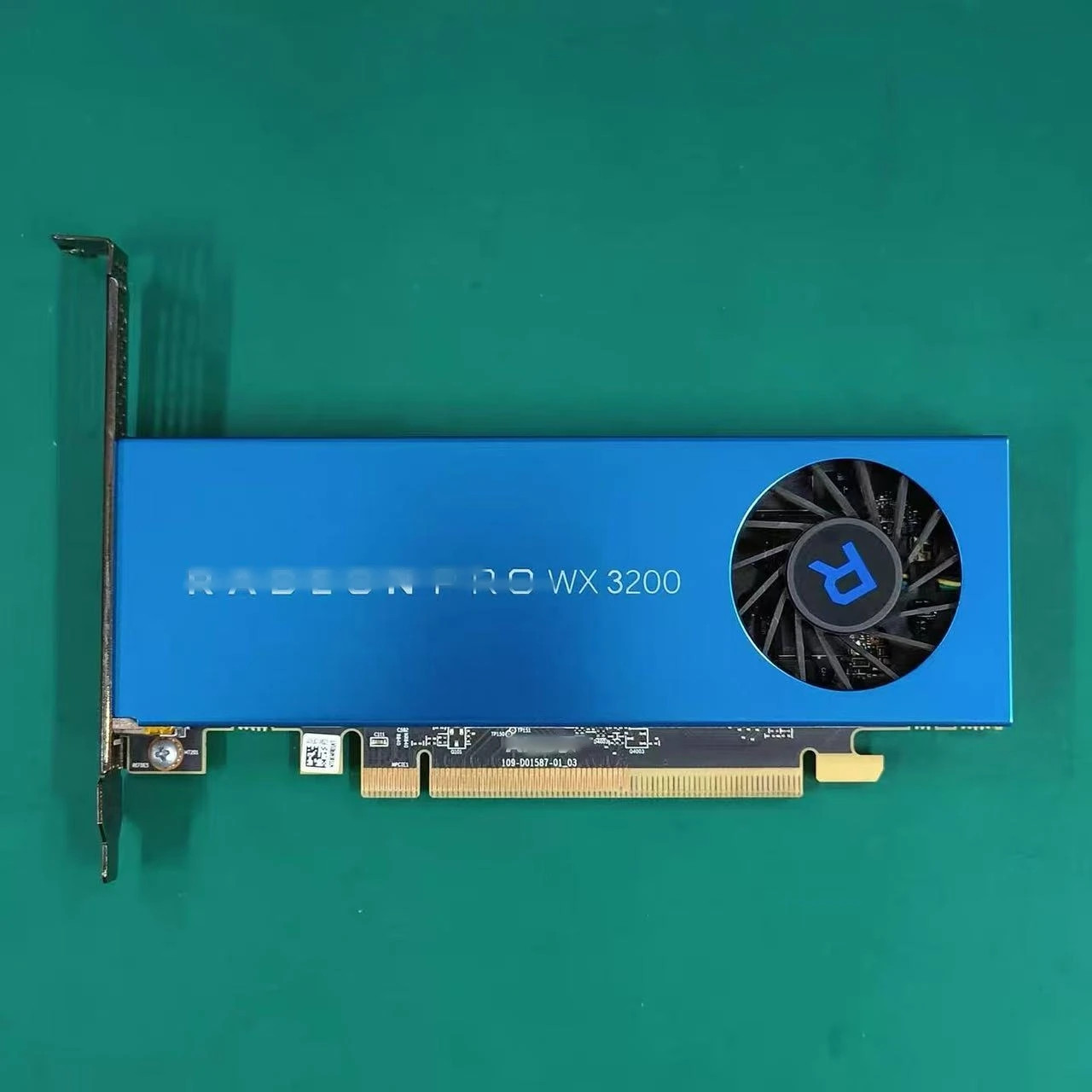 

4X60Y77923 FOR Lenovo Workstation Graphics Card AMD Radeon Pro WX 3200 4GB GDDR5