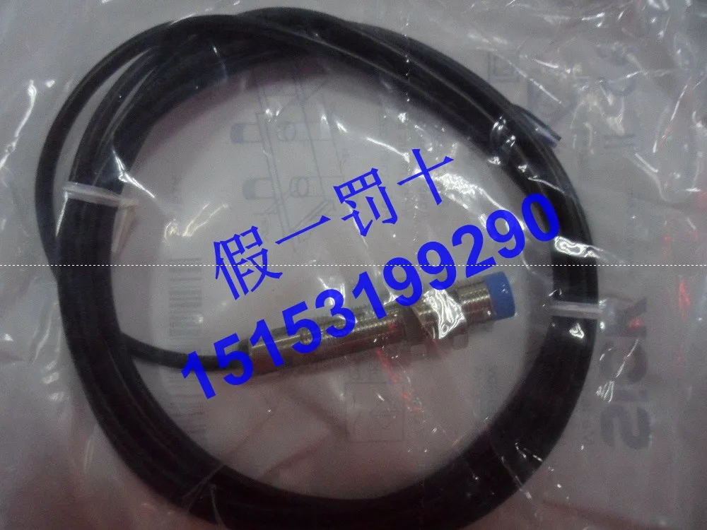 1040757 Proximity switch IME12-04NNSZW2S