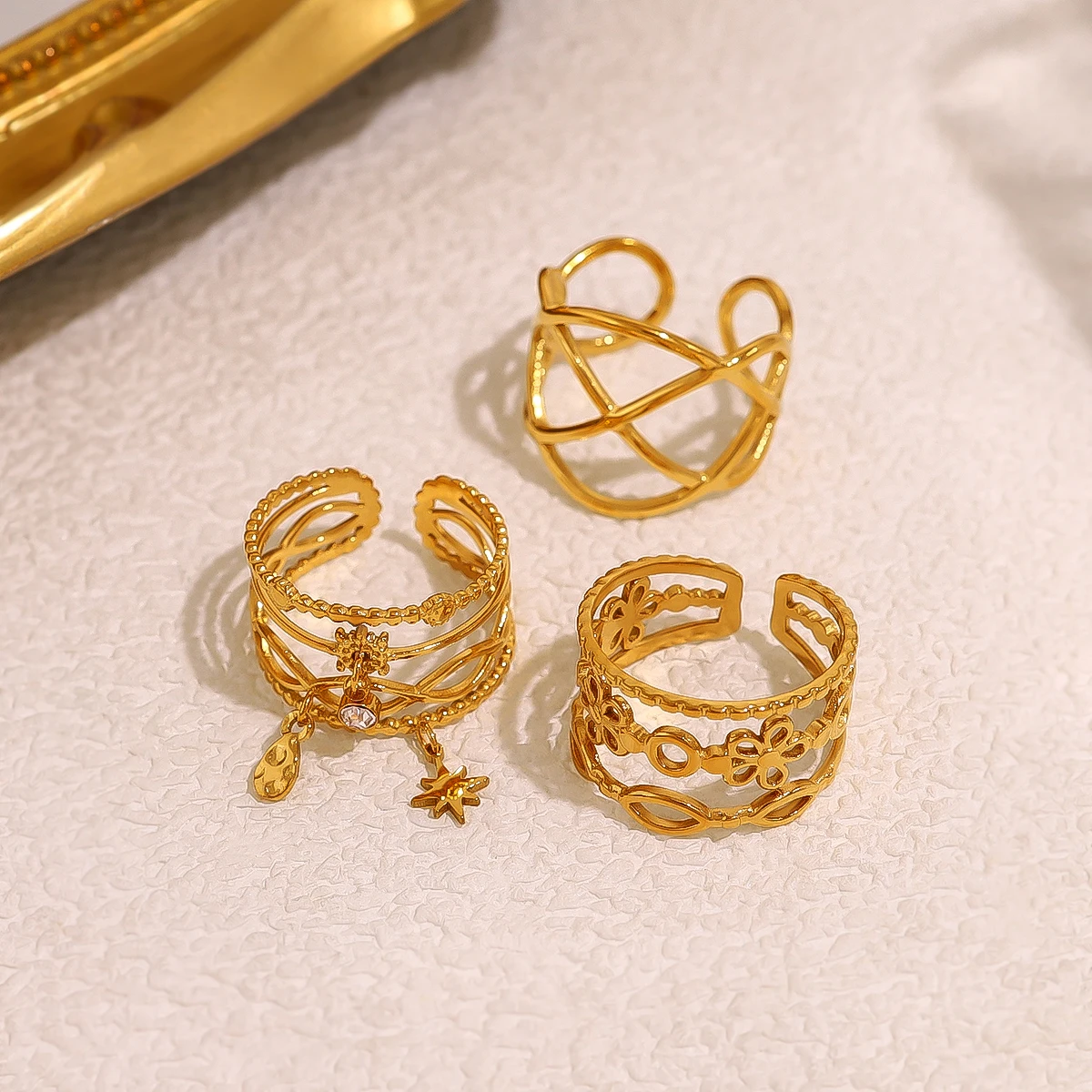 WILD & FREE Cincin berongga geometris baja tahan karat antik untuk wanita pesona Chic yang indah perhiasan trendi berlapis emas 18K