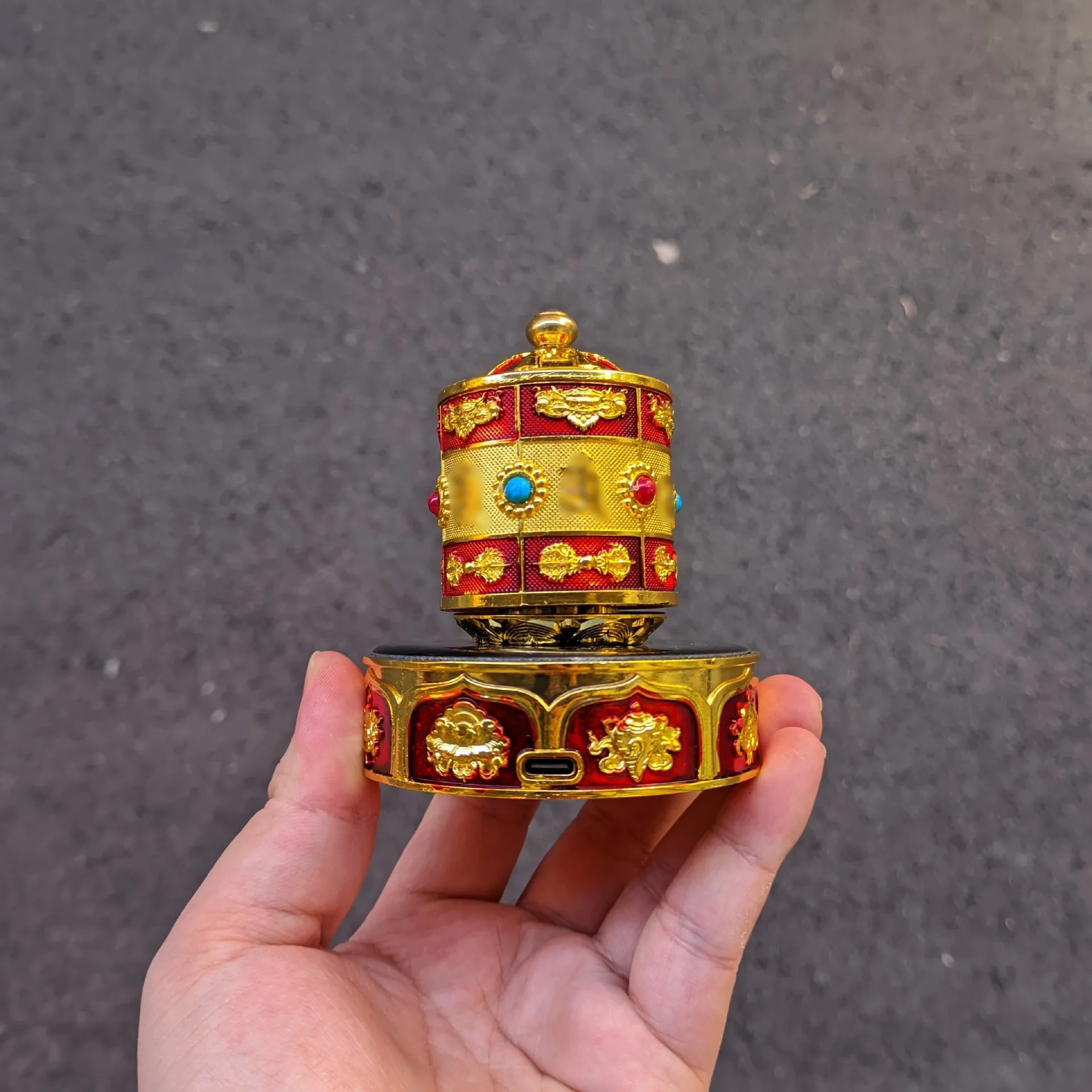 New Tibetan Style Alloy Car Ornament Solar & USB Dual Drive Six Syllable Eight Auspicious Silent Decor