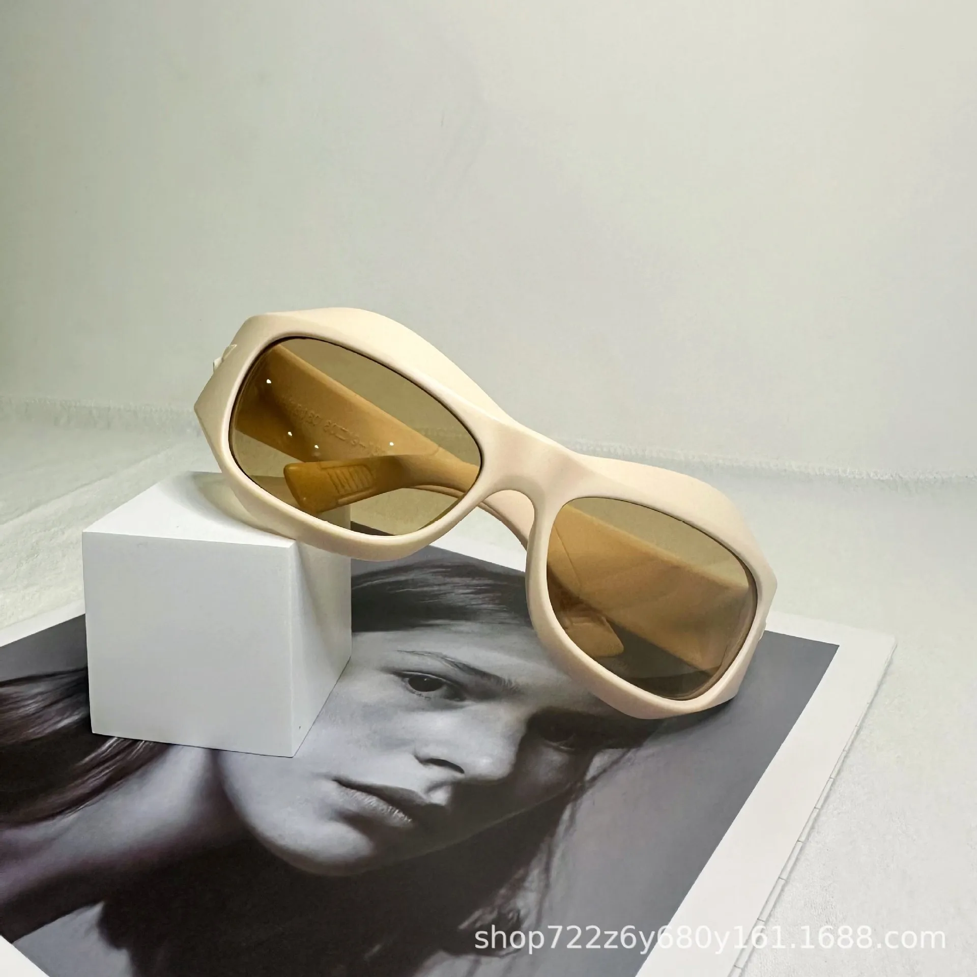 النظارات الشمسية المستقطبة الرياضية النشطة للرجال الألفية التوابل قسط البيضاوي الإطار هلام ظلال نظارات النساء T160