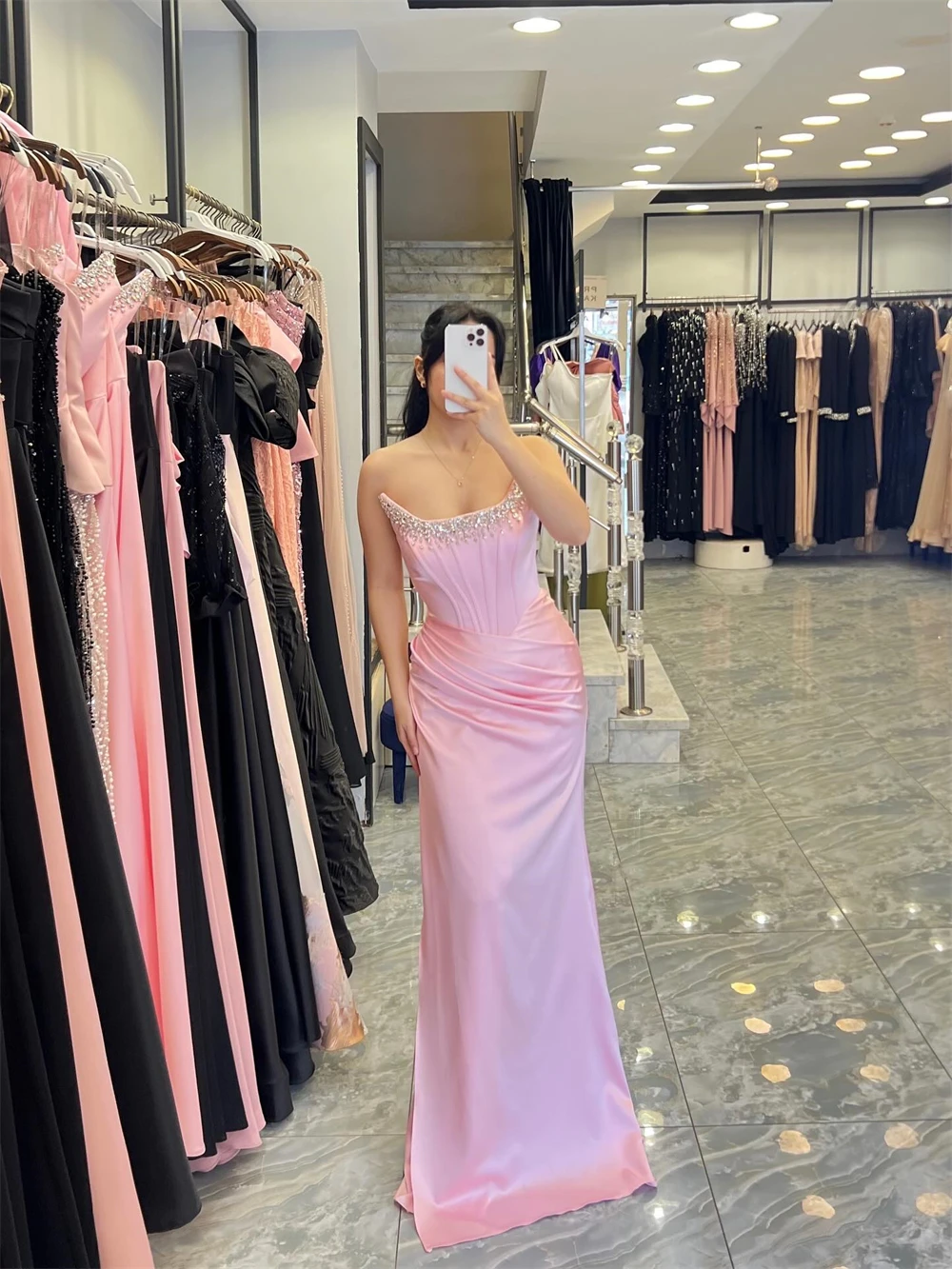 

Customized Elegant Pink Satin Evening Dress Formal Scoop Sleeveless Homecoming Dresses Sexy Straight Sweep Train Celebrity Gowns