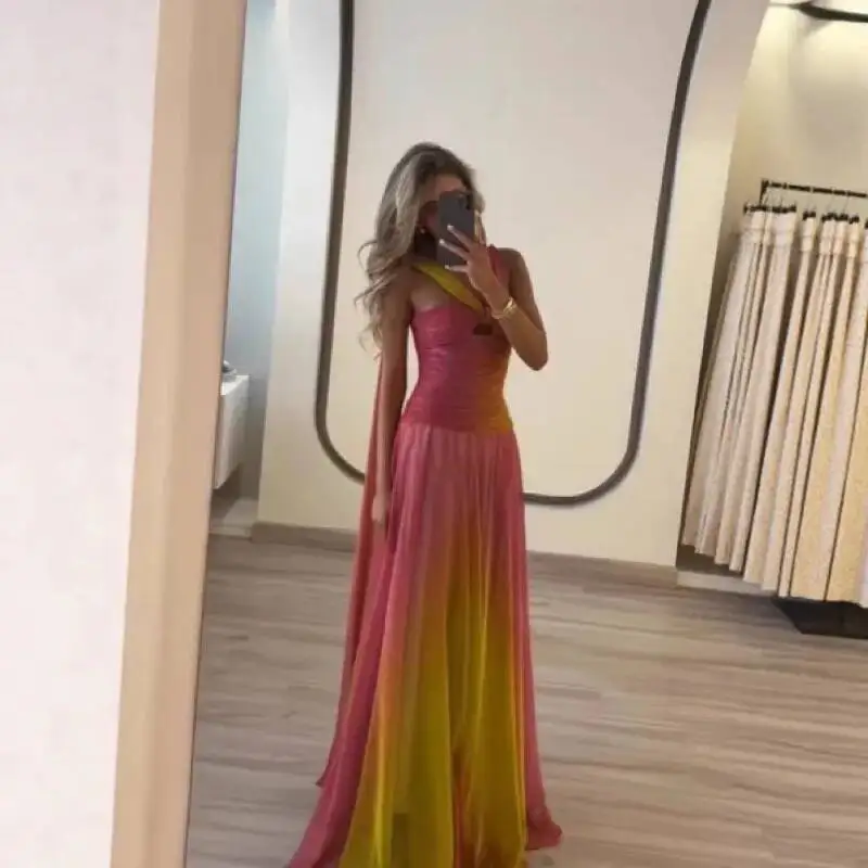 

Elegant Gradient Long Strapless Vest And Skirt Set Summer Fashion Pleated Hanging Neck Design Casual Sportswear 2026 Women's