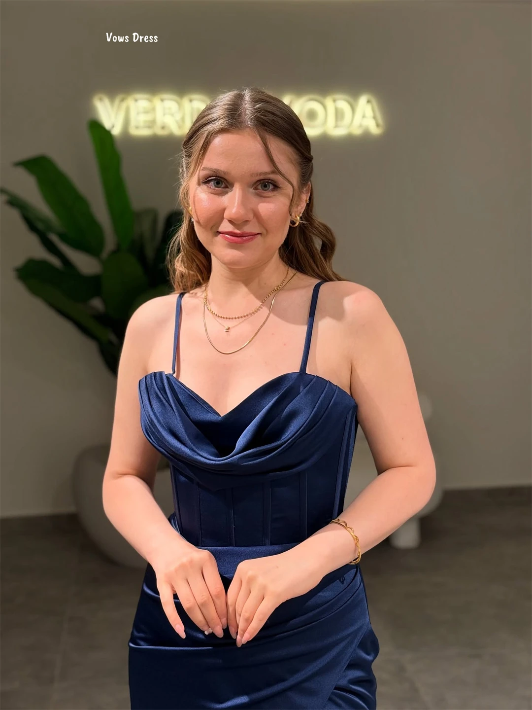 Vows Abiti da festa di lusso in tessuto di raso per occasioni speciali Abito da ballo Abito da ballo di lusso su misura 2025 Linea A Sling