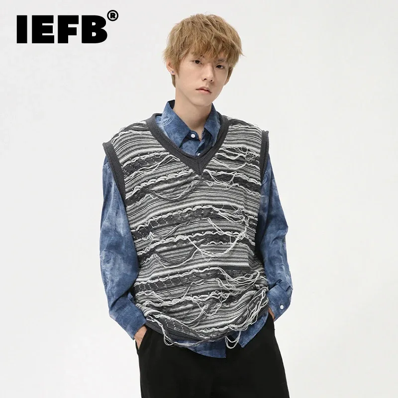 

IEFB Autumn Men's Tank Tops Tassel Worn-out Vintage V-neck Sleeveless Casual Knitting Male Autumn New Vest Niche Design 9C7371