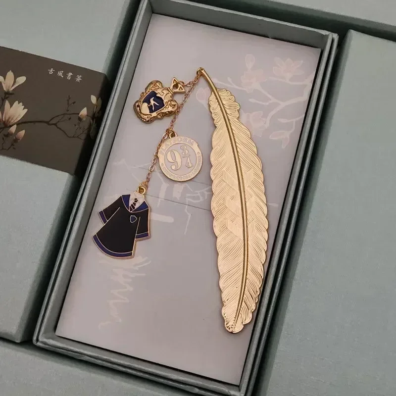 Harried Potter Exquisite Bookmark Gold Feather Snitch Hogwarts Hufflepuff Ravenclaw Slytherin Gryffindor Pendant Tassel Bookmark view 4