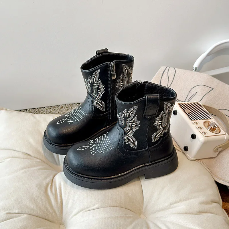 Girls Ankle Boots with Side Zipper Kids Short Boots Non-slip 2024 Winter New Children Fashion Boots Soft Sole Embroidered Trendy image 6