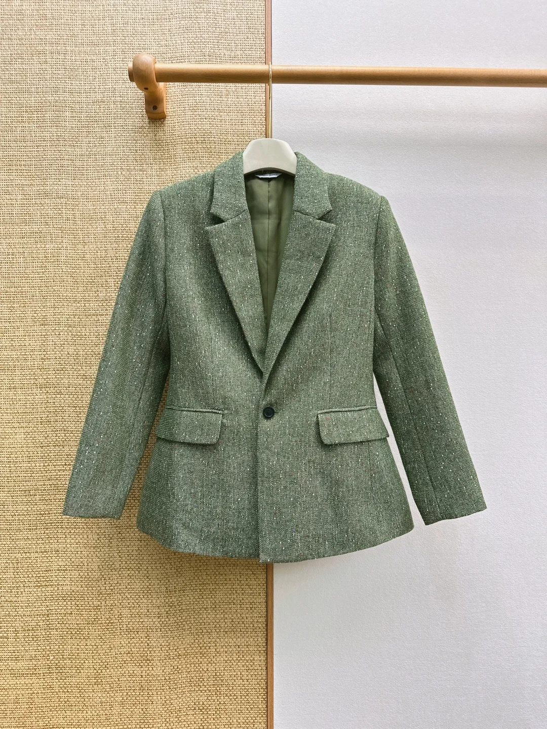 New Autumn/Winter Premium Green Tweed Blazer with Lapel and Subtle Metallic FlecksNO.39