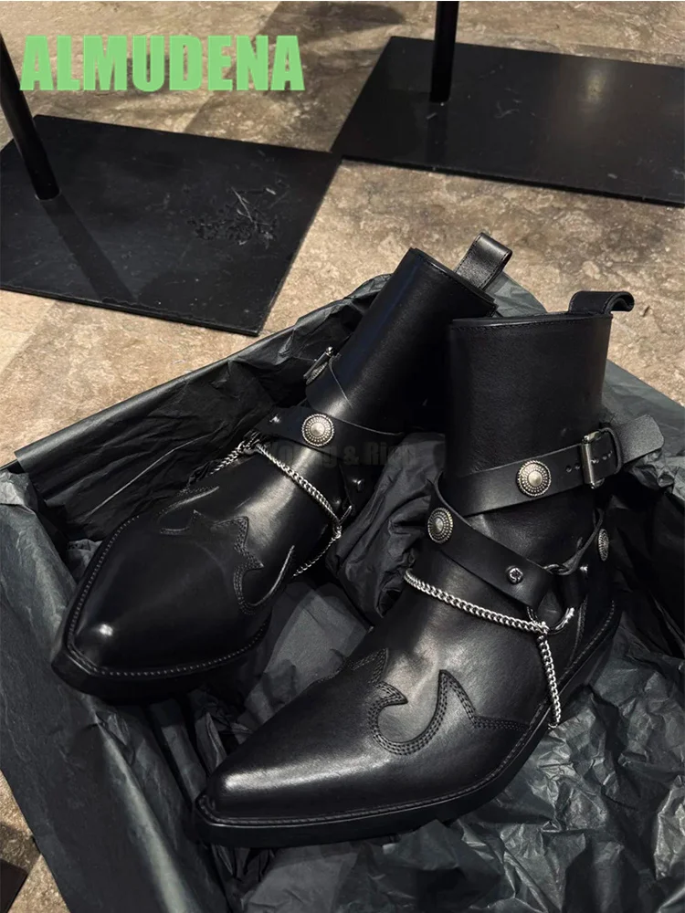 Botas cortas con hebilla de cinturón con patrón puntiagudo, moda Retro negra, cadena de Metal, tacón inclinado, cremallera lateral elevada, botas cortas versátiles