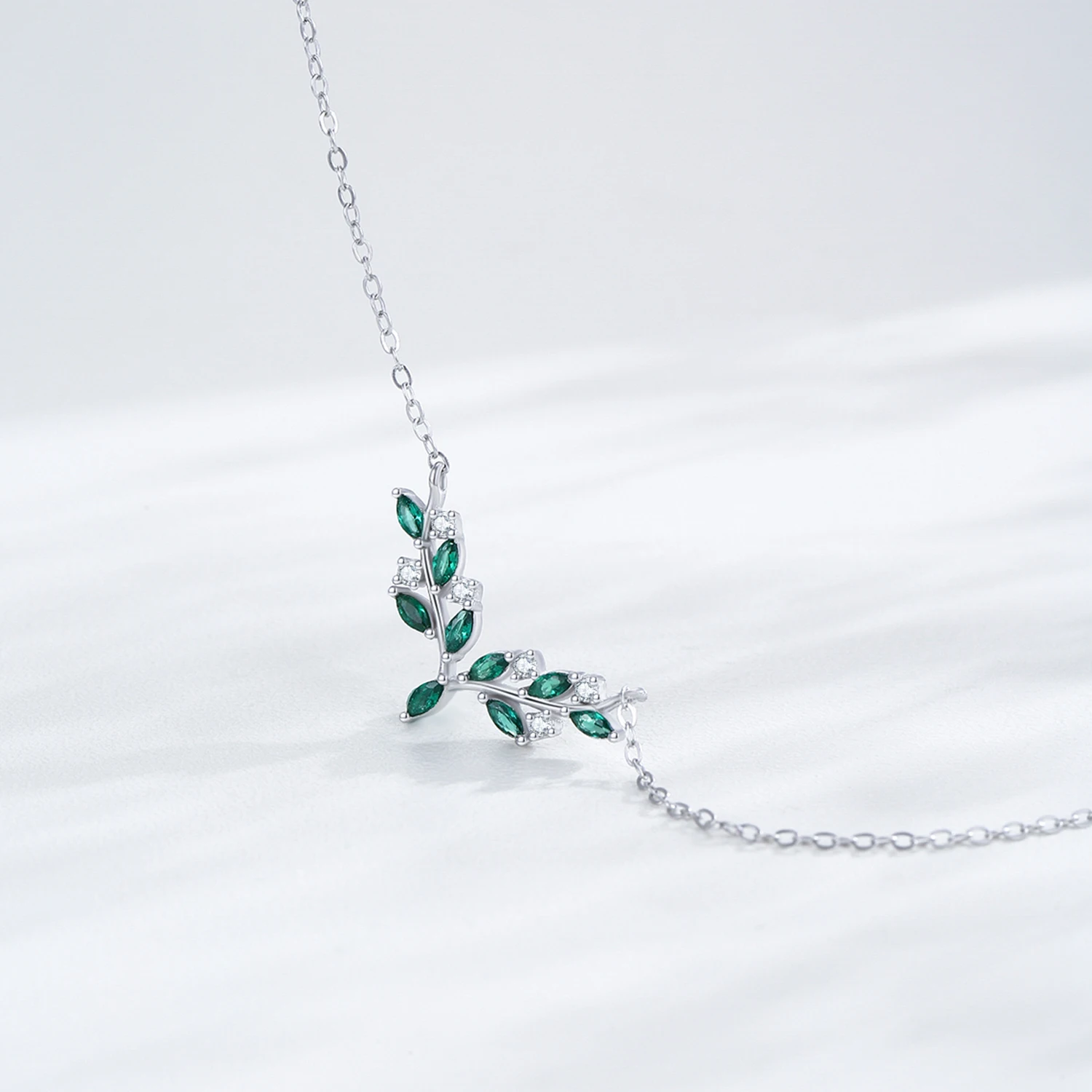 Ailmay 925 Sterling Silver Temperament Green Zircon Olive Branch Leaves Pendant Necklace For Women Jewelry Wedding Gift