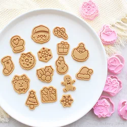 1Pcs Mini Christmas Cookie Mold Cute Santa Xmas Tree Snowflake Shaped Cookie Cutter Fondant Frosting Biscuit Stamp Dessert Mould