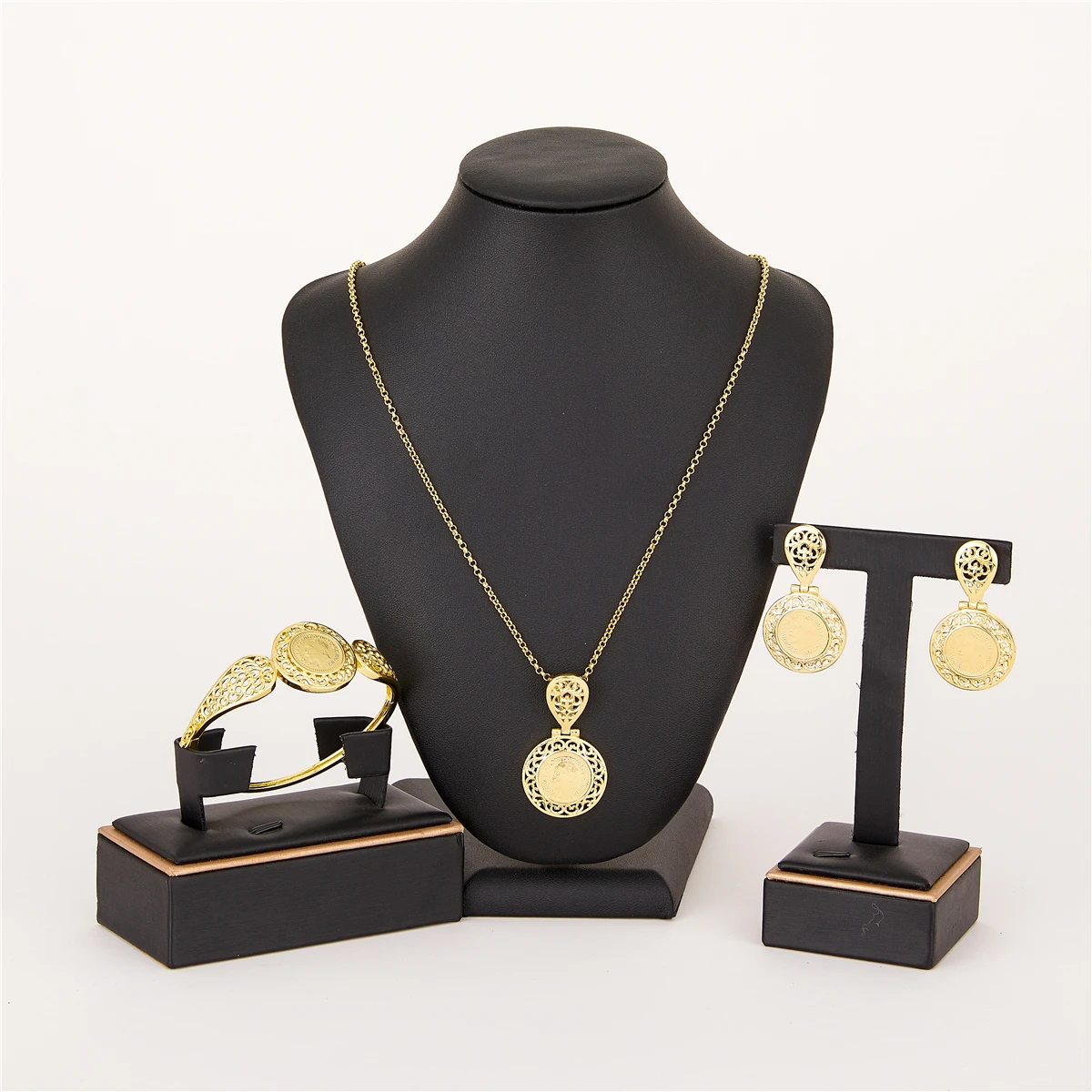 Fashion Women\'s Jewelry Set Metal Hollow Necklace Temperament Jewelry Earrings Wedding Accessories Ring
