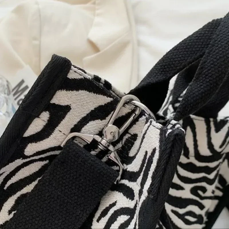 New Zebra Pattern Canvas Bag Office Worker Commuter Large-capacity Shoulder Bags Versatile Crossbody Package Practical Handbags