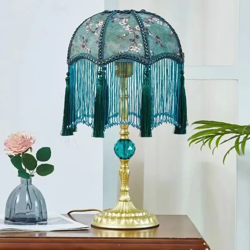 Hongcui French Table Lamp American Retro Living Room Bedroom Villa European Pastoral Creative Tassels Desk Light