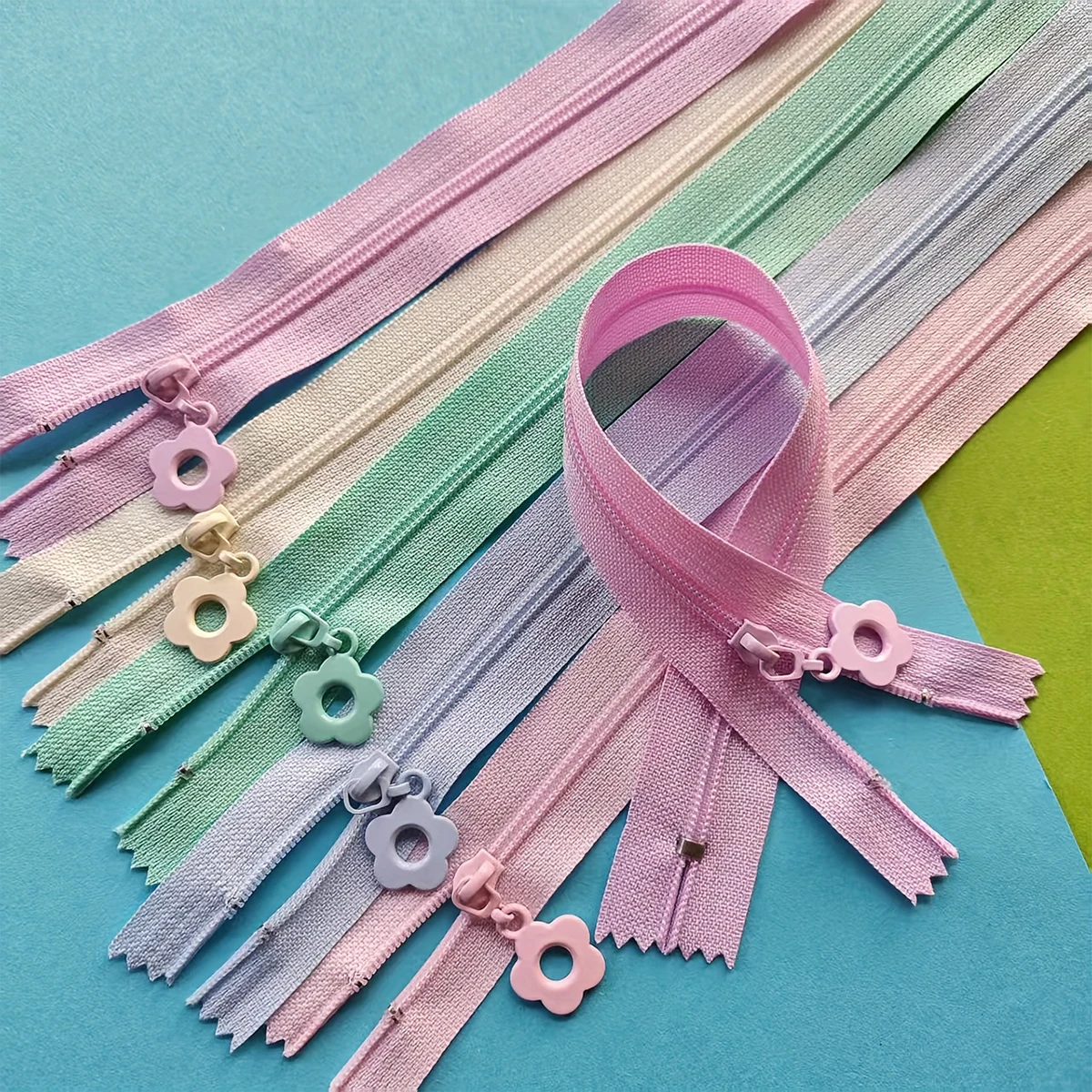 5 Stück Pastellfarbene Nylon-Blumenreißverschlüsse, 25cm Selbstverriegelnde Bunte Reißverschlussgriffe mit Dekorativen Blumen für DIY Nähen, Bastelbedarf