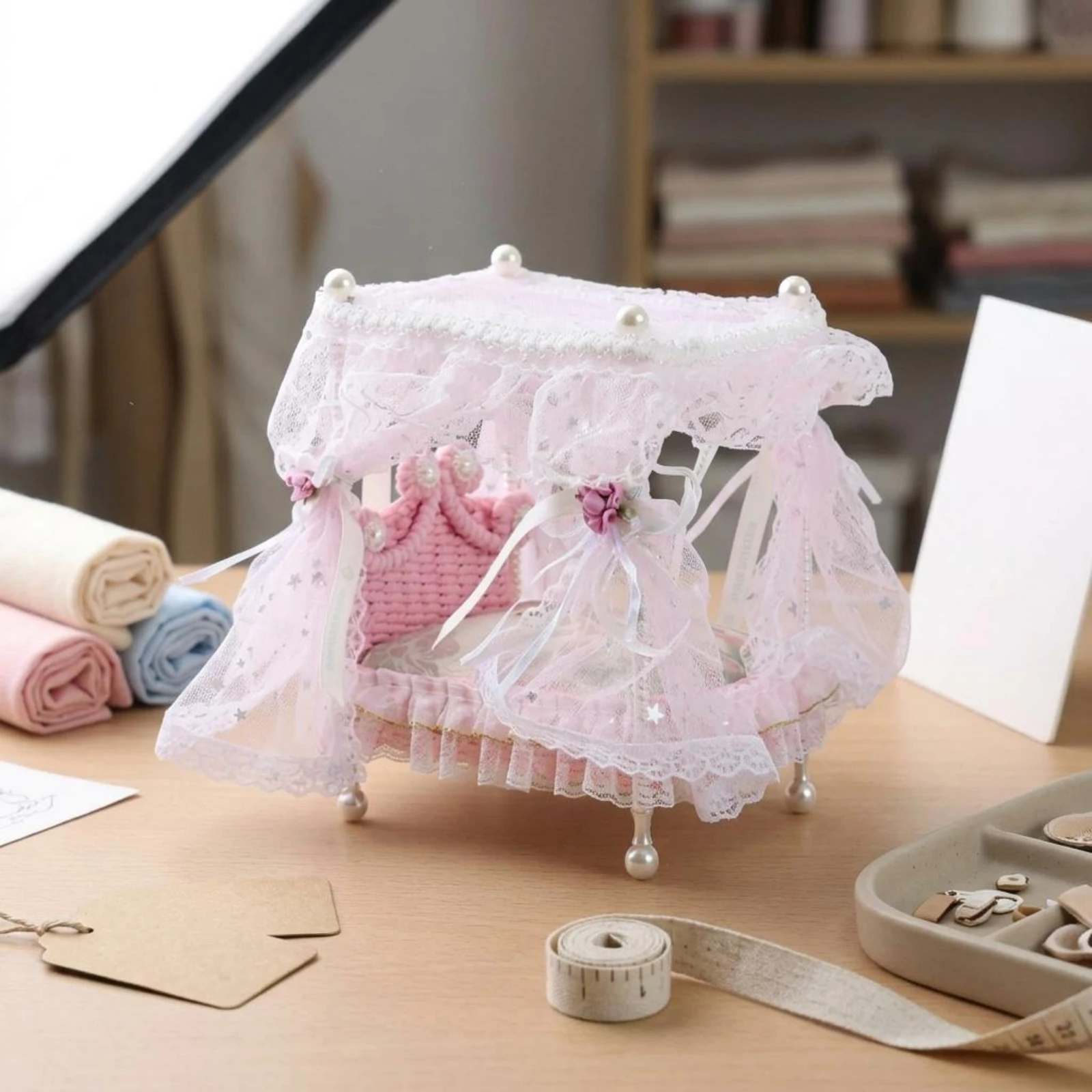 

Dollhouse Canopy Bed Transparent Mesh Four-Poster Bed Miniature Furniture Lace Trim Ruffled