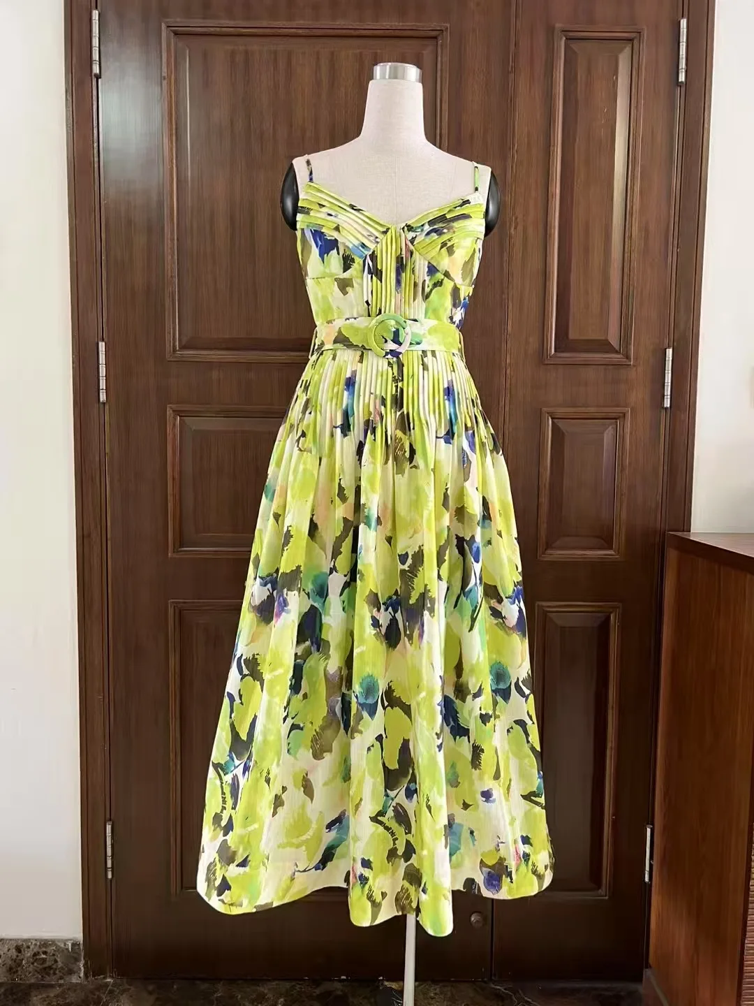 

2025 Spring and Summer New V-neck Suspender Pleated Retro Print Waist Long Dress Dress Fashion Vacation-GZDL112