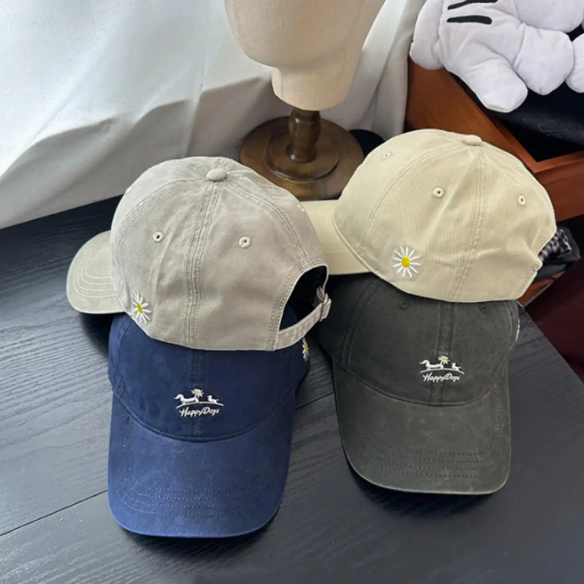Unisex Baseball Cap Cotton Mesh Daisy Embroidery Sun Protection Hat for Camping Streetwear Outdoor Travel Casual Daily Wear