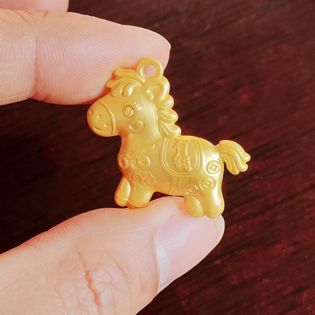 

Новый кулон из сплава с золотым покрытием 2026 года, кулон-ожерелье «Богатый золотой конь», аксессуары для самостоятельного изготовления ювелирных изделий, персонализированный орнамент в китайском стиле