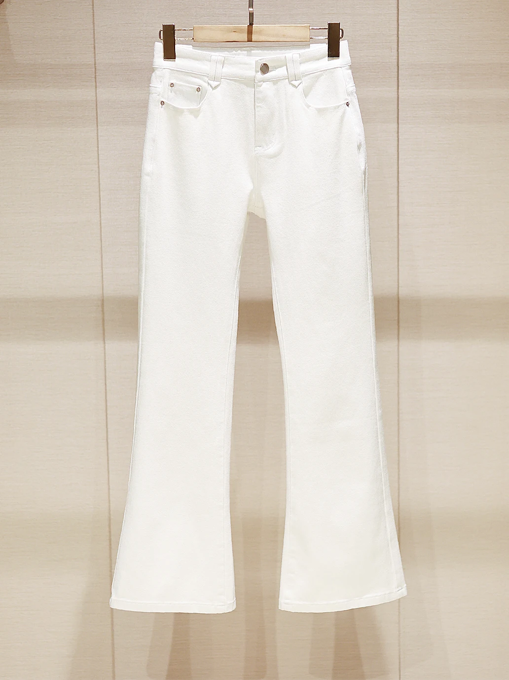 

Женские джинсы с высокой талией, облегающие, белые, свободного кроя, в американском стиле, прямые брюки, повседневные, удобные, дышащие, осенняя новинка...