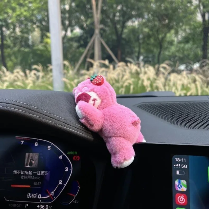 Autogordel Cover Anime Aardbei Beer Pluche Autogordel Schouderbeschermer Pad Auto-interieur Accessoires Voor Kerstmis - afbeelding 1