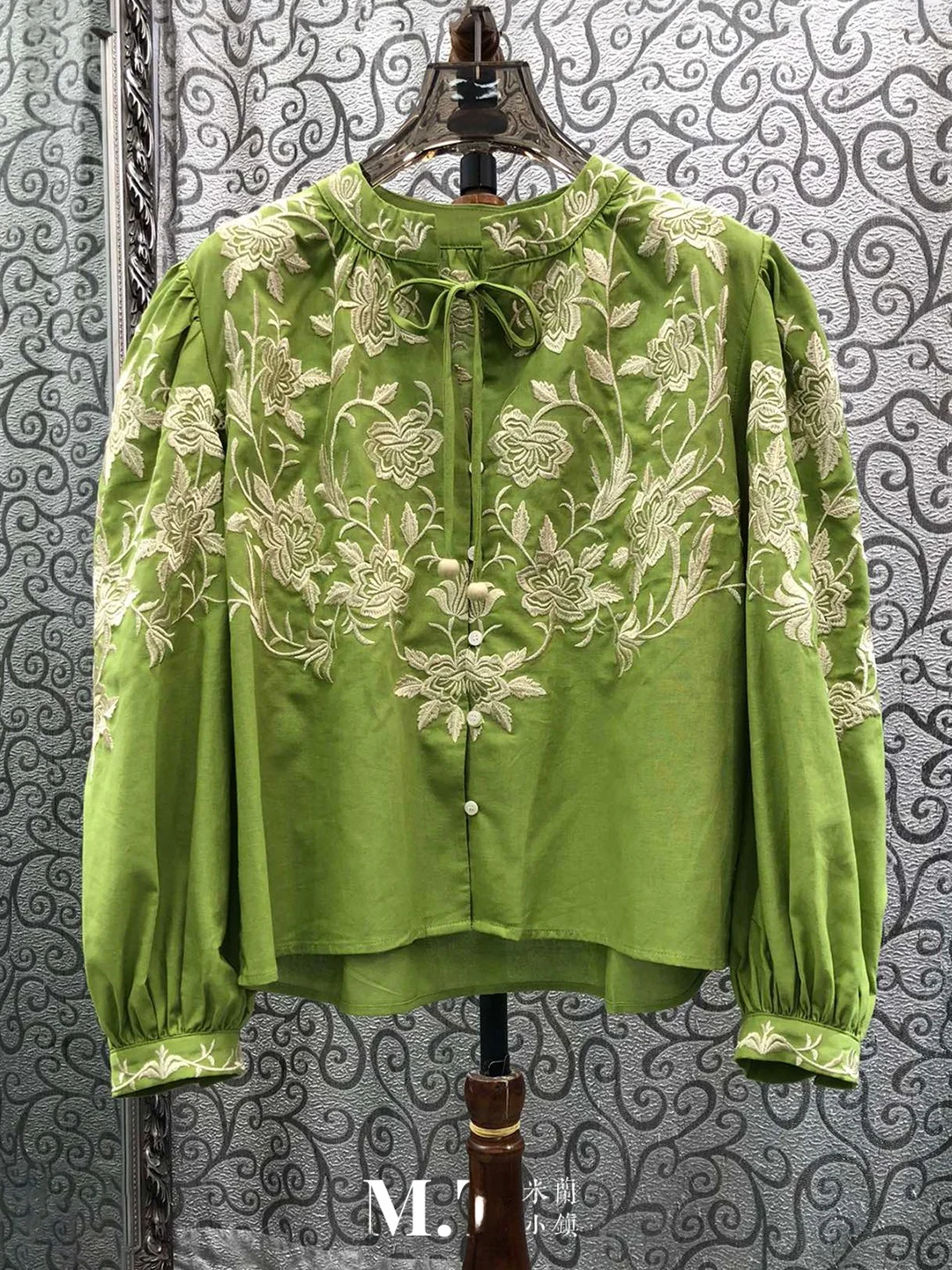 

Milan Small Town High Version Heavy Embroidery Loose Shirt with Belt Original Design Straight Cut Long Sleeve Women's Shirt