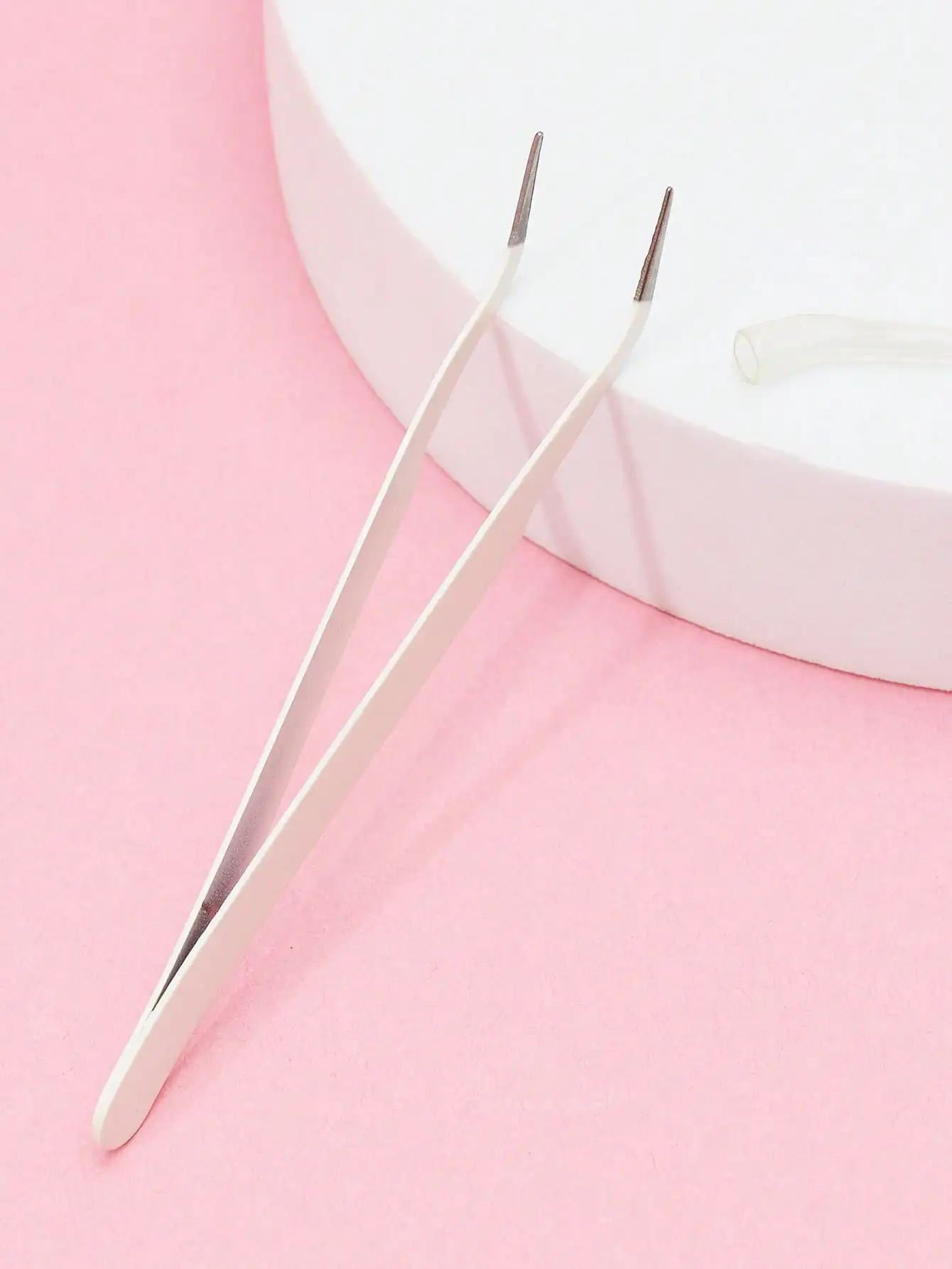 Eyelash set with tweezers and adhesive eyelash tools, complete and convenient eyelash curler and eyelash collection kit