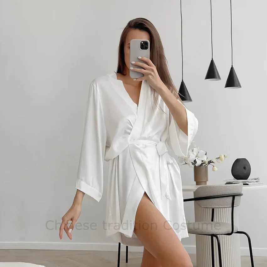 Bata de novia blanca para mujer, ropa de dormir de manga 3/4, camisón suelto de seda satinada, Kimono, albornoz, lencería