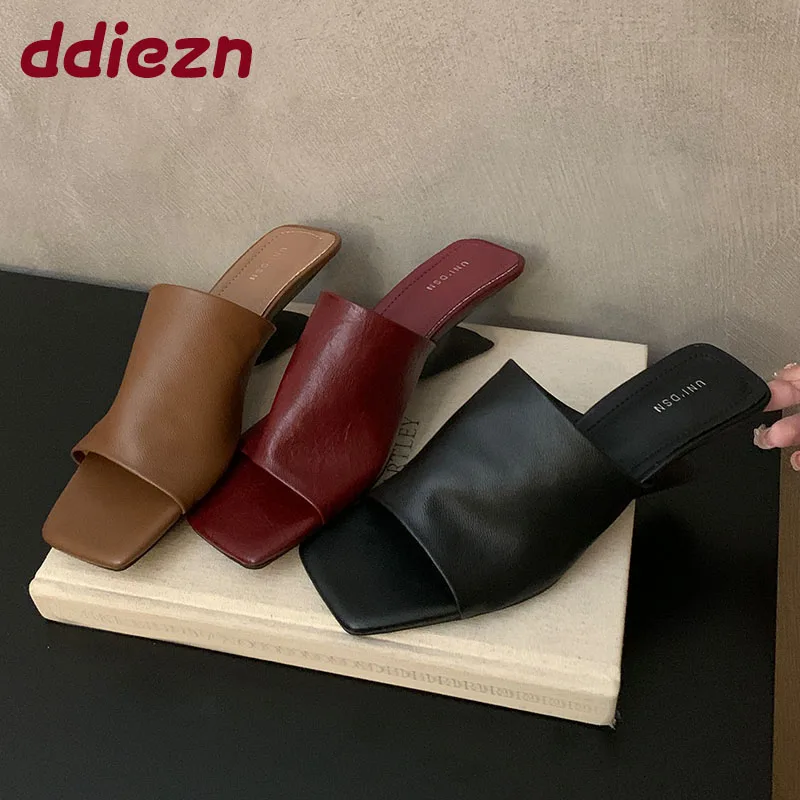 

Новинка 2025, женская модная обувь на танкетке, босоножки на каблуке, шлепанцы, обувь для женщин, лето-весна, женские сандалии на танкетке, тапочки, обувь