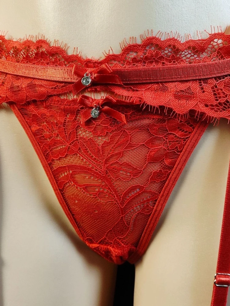 SsTss المرأة الأحمر 3 قطعة الدانتيل مجموعة الملابس الداخلية رفع البرازيلي واللباس الداخلي الرباط حزام المثيرة الملابس الداخلية مثير الملابس الحميمة ملابس النوم