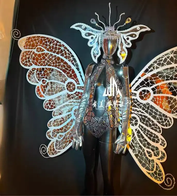 ملابس نسائية فضية عاكسة للضوء مرآة ترتر أداء على شكل فراشة زي عرض مسرحي للمغني والرقص وحفلات البار