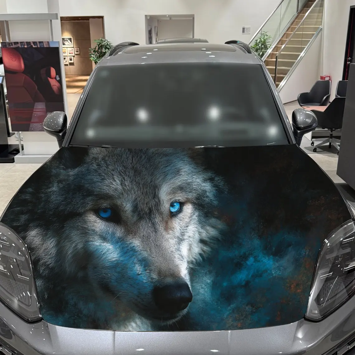 شارات السيارة الذئب مع عيون زرقاء جذابة في الخيال العلمي - Fi Infused Close - Up Scene Creation ملصق غطاء السيارة، مقاوم للماء ذاتي - A