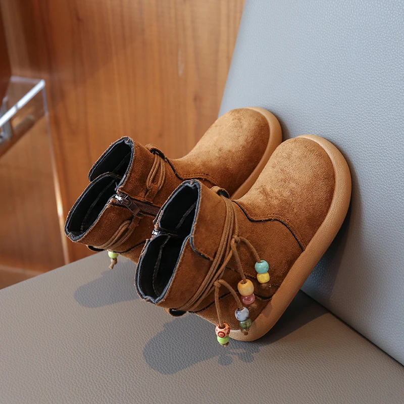 

2025 детские повседневные короткие сапоги для девочек, новая зимняя модная обувь в корейском стиле на мягкой подошве, нескользящая универсальная обувь для подиума в стиле ретро