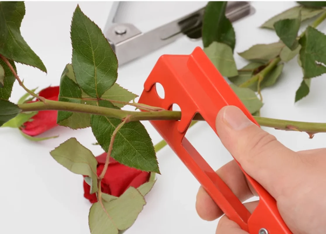 

1pc DIY Cut Tool Florist Metal Gardon Flower Rose Thorn Stem Leaf Stripper Plier Removing Burrs Garden Accessory