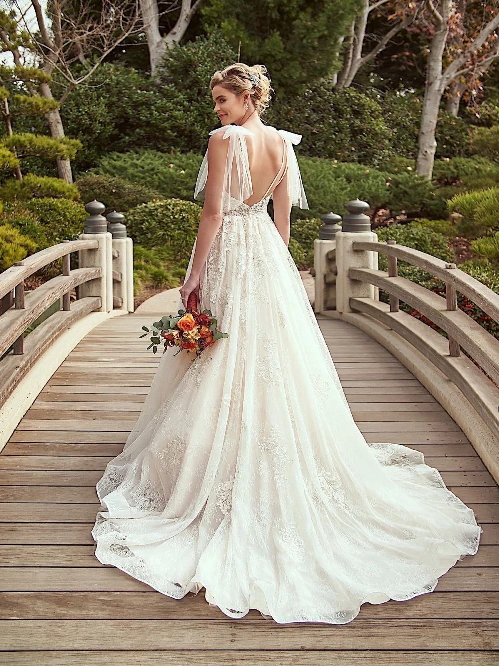 เซ็กซี่ลึกVคอBacklessเจ้าสาวRobeคลาสสิกAppliques Beadingsชุดเจ้าสาวElegant A-Lineชุดแต่งงานยาวRobe De Mariée