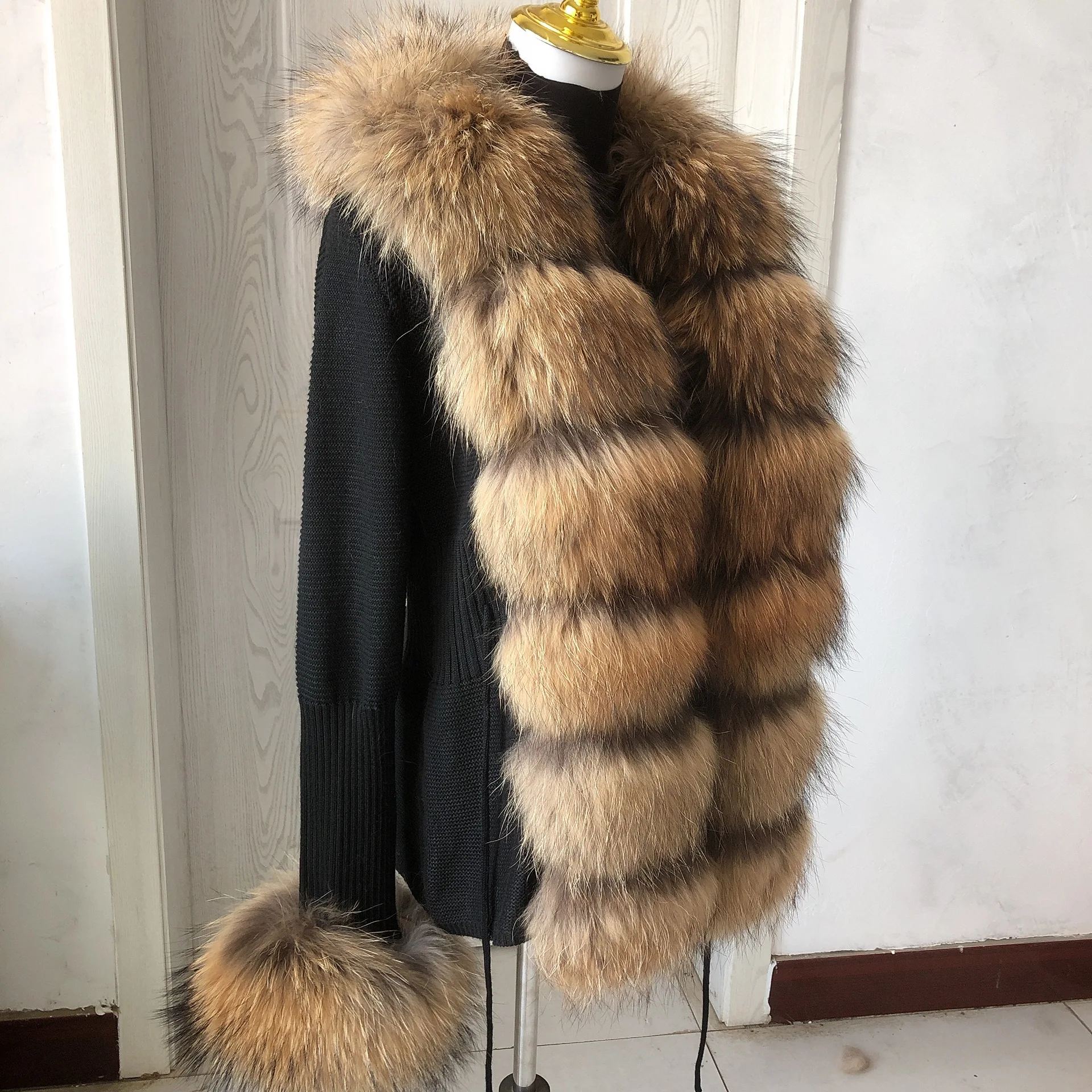 HU QIU MEI SI Women Real fox fur Knitted cardigan Woolen sweater with real fox fur collar and raccoon fur collar cardigan