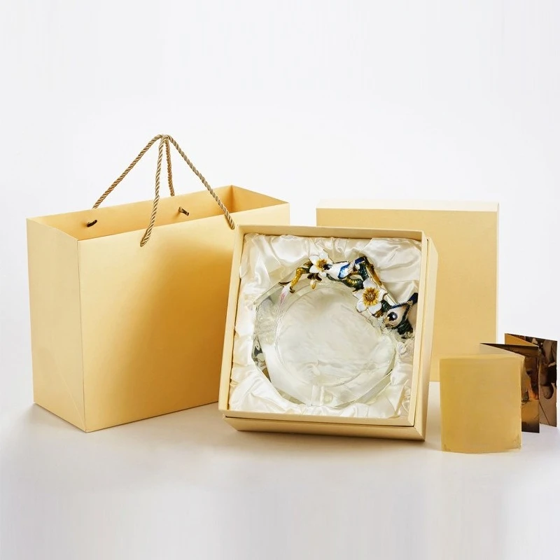Creative high-transparency glass ashtray, living room home fashion personality light luxury, office decoration ornament