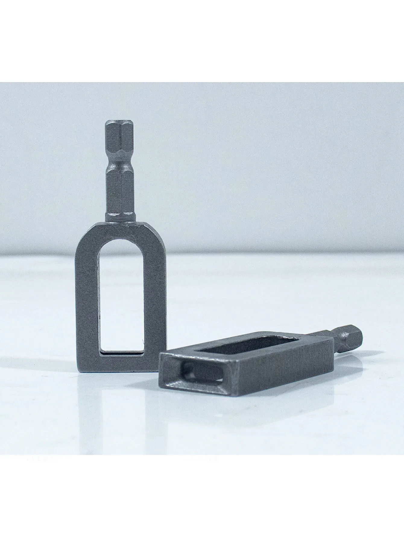 

Hexagonal handle wire twisting device, suitable for fixing fence and garden wire. Tool parts, power tool accessories