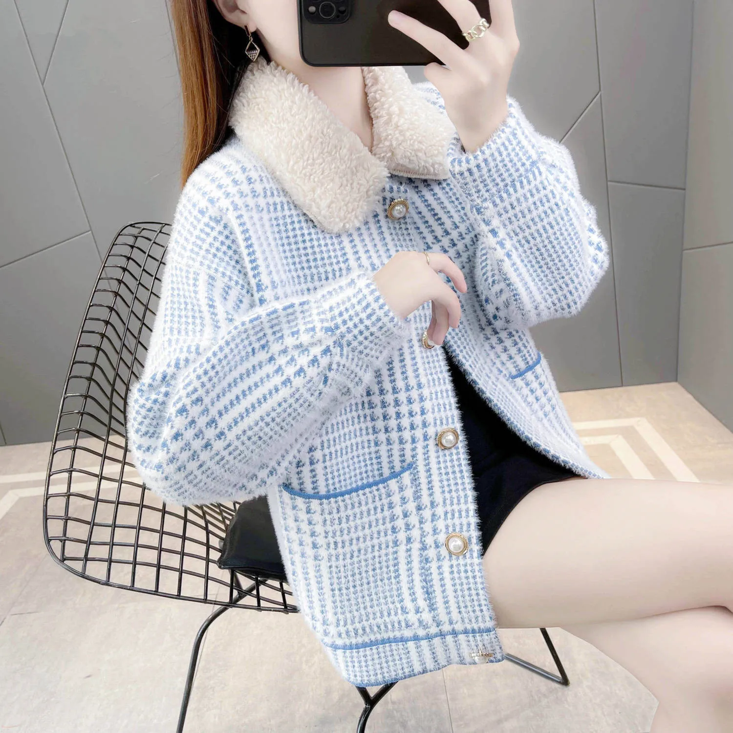 

Short Faux Mink Fleece Cardigan Autumn/Winter New Korean Loose Women's Plaid Coat Fur Top Collar Hairy Jackets for Women