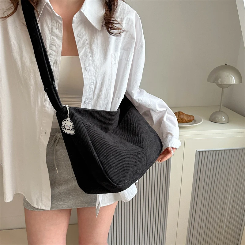 

Versatile Corduroy Dumpling Bag Women's Crossbody Bag for Commuting And Class Large Capaci Single oulder Bag Casual Sle